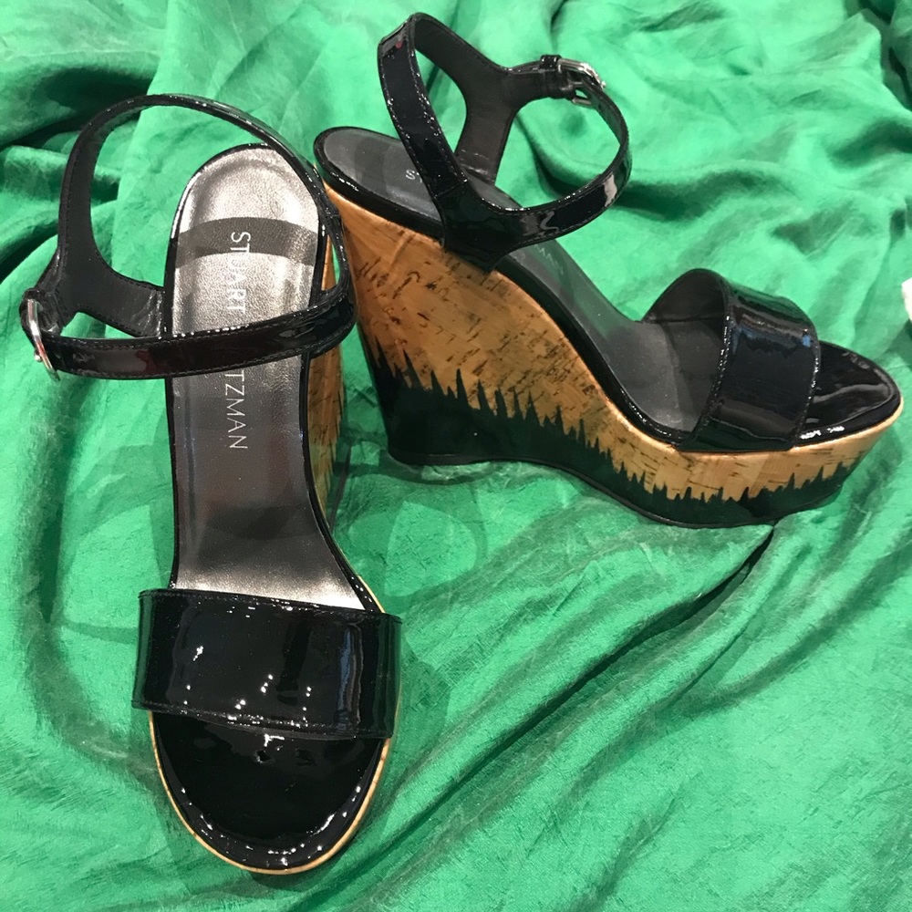 Stuart Weitzman “Singlesky” patent sandal wedges
